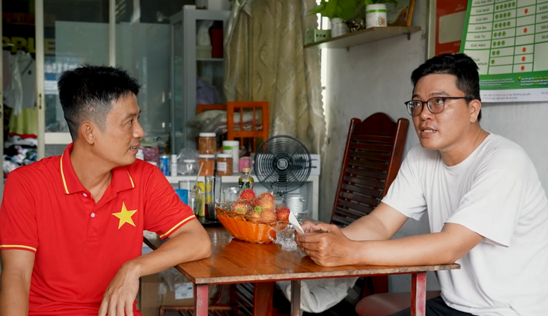 Eier av telefonverksted blir Vietlott-loddselger – bilde 2. Chủ tiệm sửa điện thoại thành người bán vé số Vietlott- Ảnh 2.