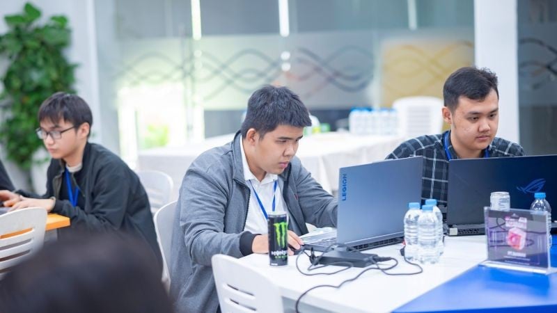 Letošní soutěž se konala online a zúčastnili se jí účastníci z více než 40 zemí.