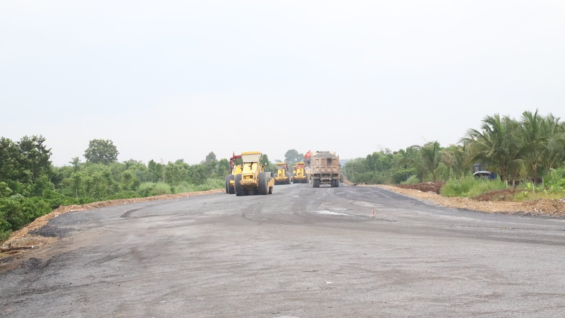 Enhetene akselererer byggeprosessen for Ho Chi Minh-motorveiprosjektet, nærmere bestemt den østlige omkjøringsveien rundt byen Buon Ma Thuot. img-7385-6846.jpg