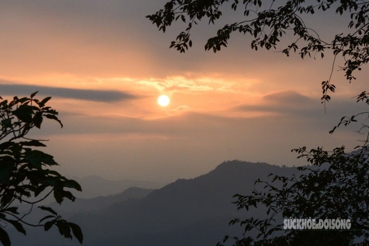 Слідом за молоддю до Дон Ден, щоб спостерігати схід сонця та переслідувати приголомшливе море хмар - 1