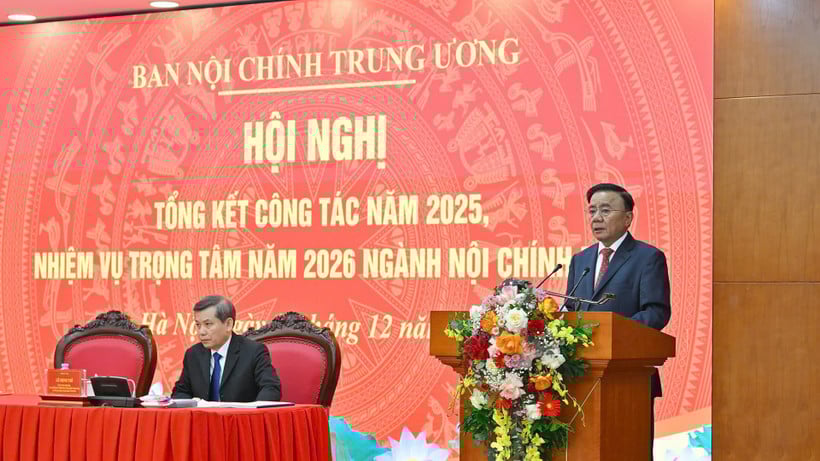 پولیٹیکل بیورو کے ممبر اور سنٹرل کمیٹی کے سٹینڈنگ سیکرٹری کامریڈ ٹران کیم ٹو نے ہدایات دیتے ہوئے تقریر کی۔ (تصویر: THUY NGUYEN)