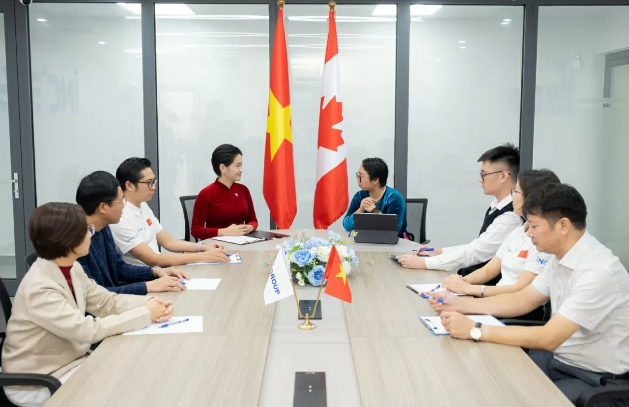 Вьетнамцы, проживающие в Канаде, разделяют энтузиазм по поводу 14-го Национального съезда Коммунистической партии Вьетнама. Người Việt ở Canada chia sẻ tâm huyết hướng về Đại hội XIV của Đảng