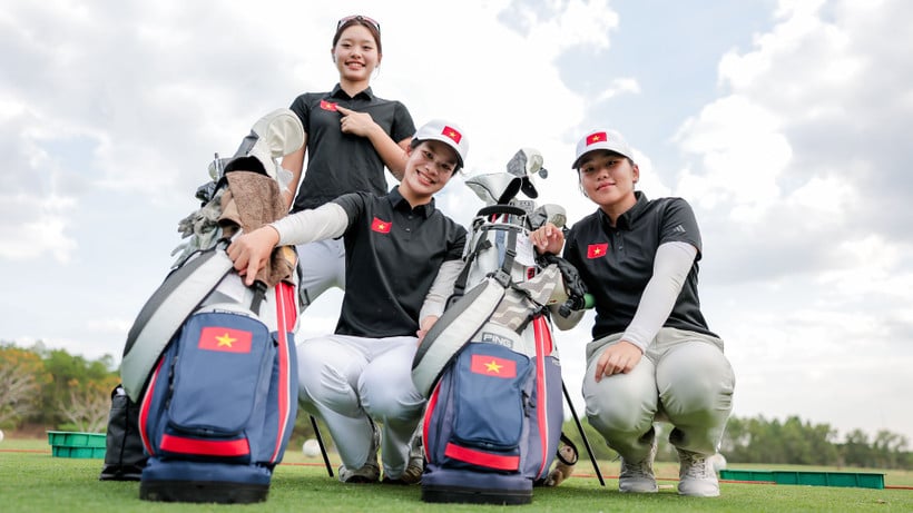 Pegolf wanita Vietnam tampak antusias menjelang hari kompetisi resmi. (Foto: VGA)
