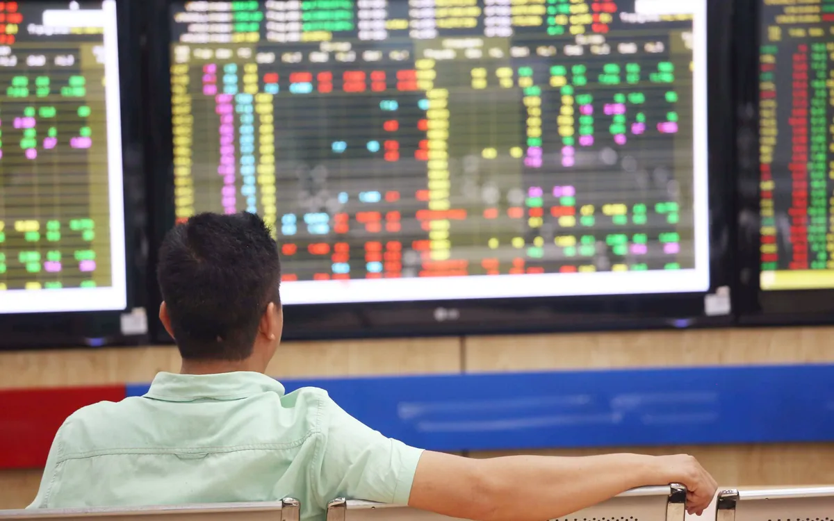 شاخص VN تقریباً 30 واحد کاهش یافت. VN-Index