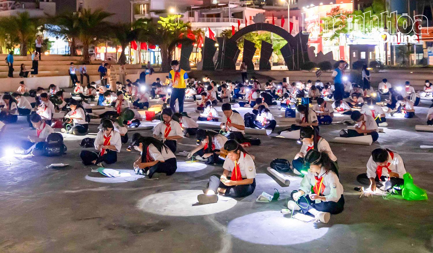 De deelnemers strijden om de beste teamleiderschapsvaardigheden.