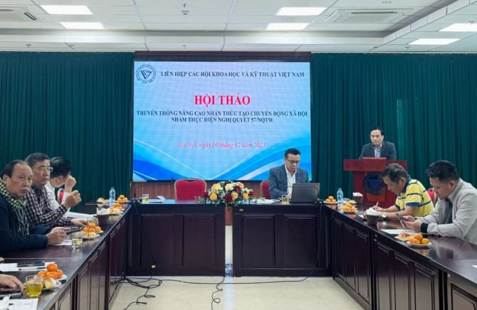 ກອງປະຊຸມສຳມະນາ “ສື່ສານຍົກສູງຄວາມຮັບຮູ້ ແລະ ສ້າງການເຄື່ອນໄຫວສັງຄົມ ເພື່ອປະຕິບັດມະຕິ 57”. ພາບ: Thu Giang/ໜັງສືພິມລັດຖະບານ. Hội thảo “Truyền thông nâng cao nhận thức, tạo chuyển động xã hội nhằm thực hiện Nghị quyết 57”. Ảnh: Thu Giang/Báo Chính phủ.