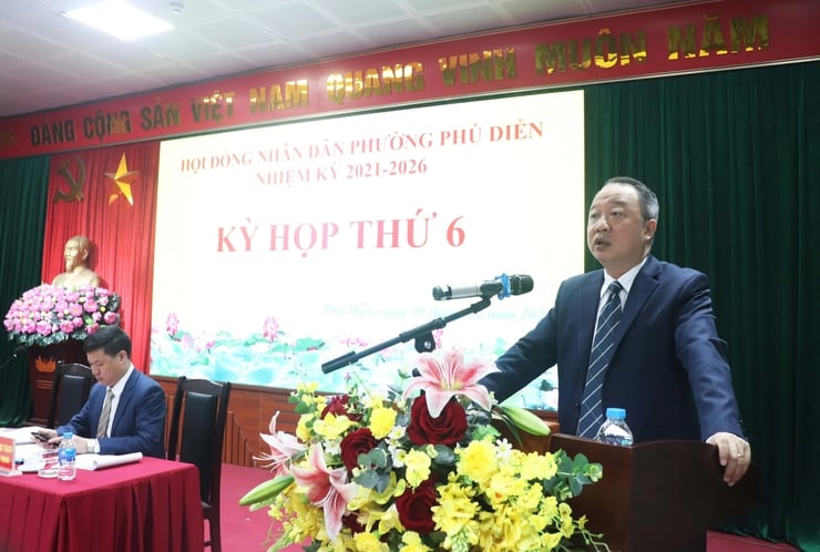 ក្រុមប្រឹក្សាប្រជាជនវួដ Phu Dien បានអនុម័តសេចក្តីសម្រេចចិត្តសំខាន់ៗចំនួន ៦ ស្តីពីការអភិវឌ្ឍន៍សេដ្ឋកិច្ចសង្គម - រូបថត ១. HĐND phường Phú Diễn thông qua 6 Nghị quyết trọng tâm phát triển kinh tế - xã hội- Ảnh 1.