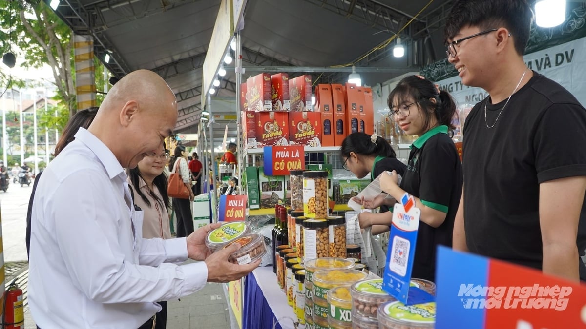 År 2026 planerar Ho Chi Minh-staden att spendera 187 miljarder VND på handelsfrämjande aktiviteter. Foto: Nguyen Thuy. Năm 2026, TP.HCM dự kiến chi 187 tỷ đồng cho các hoạt động xúc tiến thương mại. Ảnh: Nguyễn Thủy.