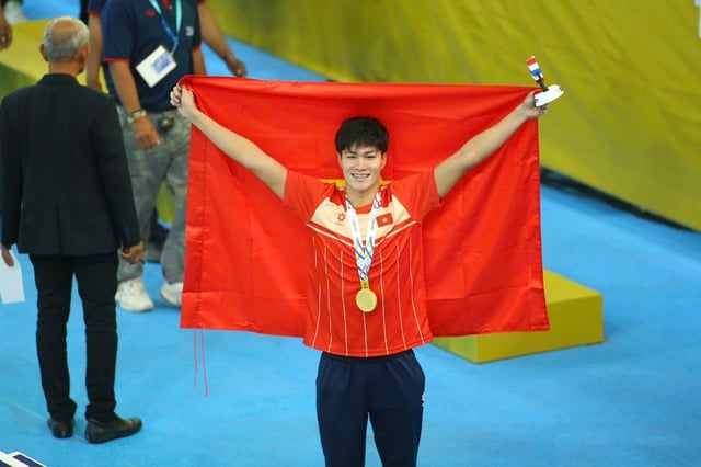 A emocionante história das primeiras medalhas de ouro do Vietnã nos 33º Jogos do Sudeste Asiático - Foto 1. Câu chuyện đầy xúc cảm về những tấm HCV đầu tiên của Việt Nam tại SEA Games 33- Ảnh 1.