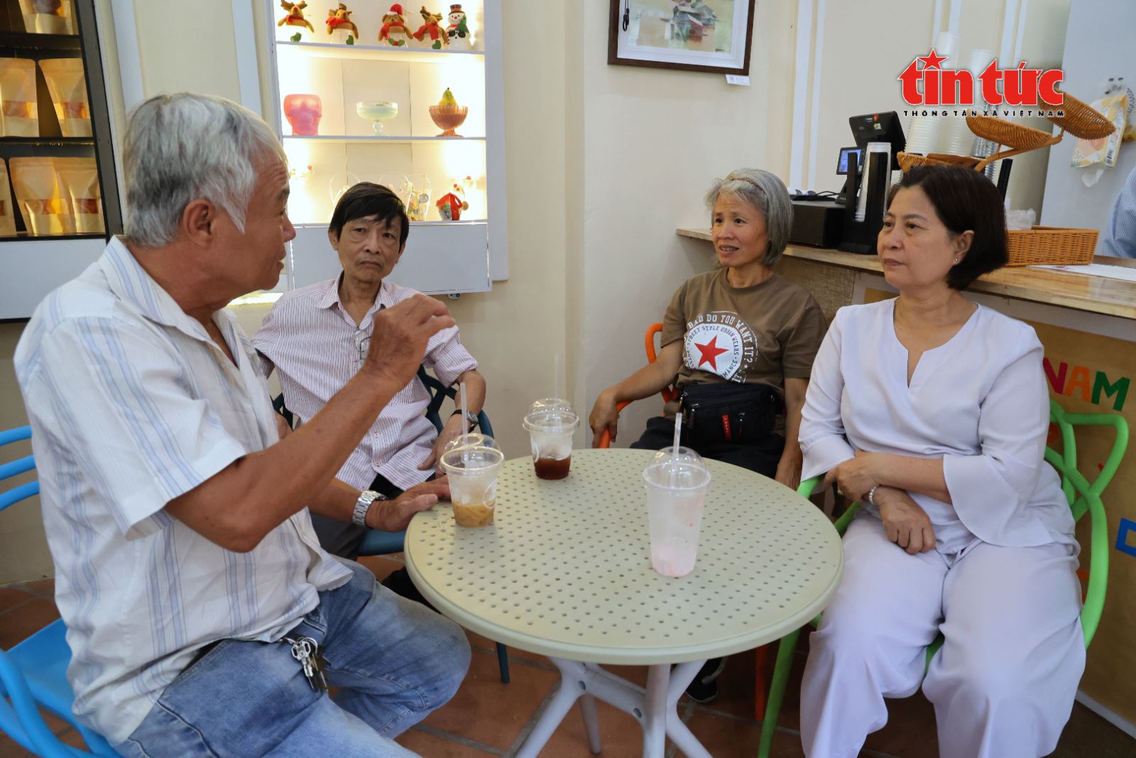 ចំណងជើងរូបថត