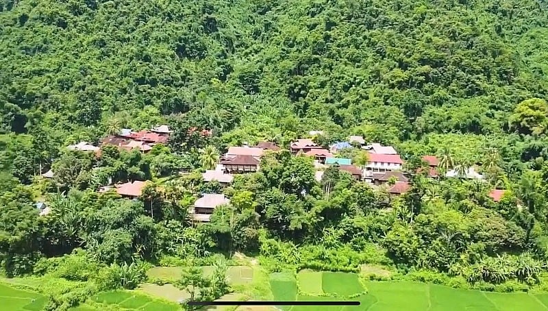 টেকসই দারিদ্র্য হ্রাসের জন্য মুওং তুং-এর ধারণার পরিবর্তন গুরুত্বপূর্ণ। Mường Tùng thay đổi nhận thức chìa khóa giảm nghèo bền vững