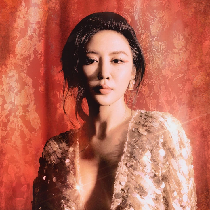 Van Mai Huong ser veldig feminin ut i hennes nye album 'Giai Nhan' - Foto 1. Văn Mai Hương - Ảnh 1.