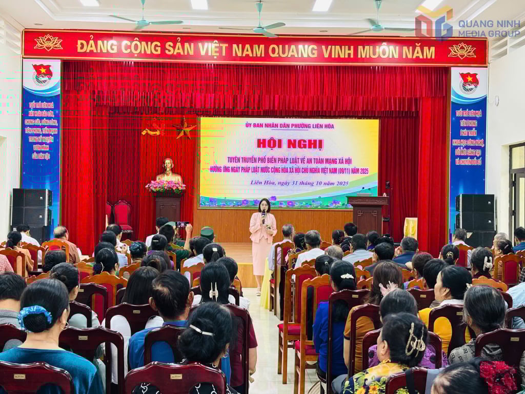 Lien Hoa Ward organiserade en konferens för att sprida juridisk information om säkerhet på sociala medier i oktober 2025.