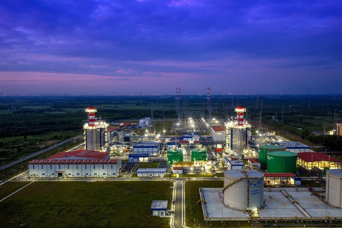 Nhon Trach 3- och 4-projekten lyser starkt på natten. Foto: PV. Dự án Nhơn Trạch 3 và 4 rực sáng về đêm. Ảnh: PV.