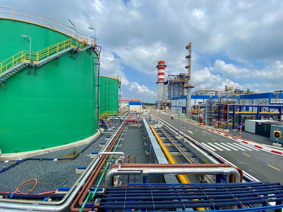 I den nationella kraftutvecklingsplanen VIII blev Nhon Trach 3 och 4 viktiga komponenter för att förbättra flexibiliteten och stabiliteten i det nationella elnätet. Foto: PV. Trong Quy hoạch điện VIII, Nhơn Trạch 3 và 4 trở thành mảnh ghép quan trọng giúp nâng cao độ linh hoạt và ổn định của lưới điện quốc gia. Ảnh: PV.