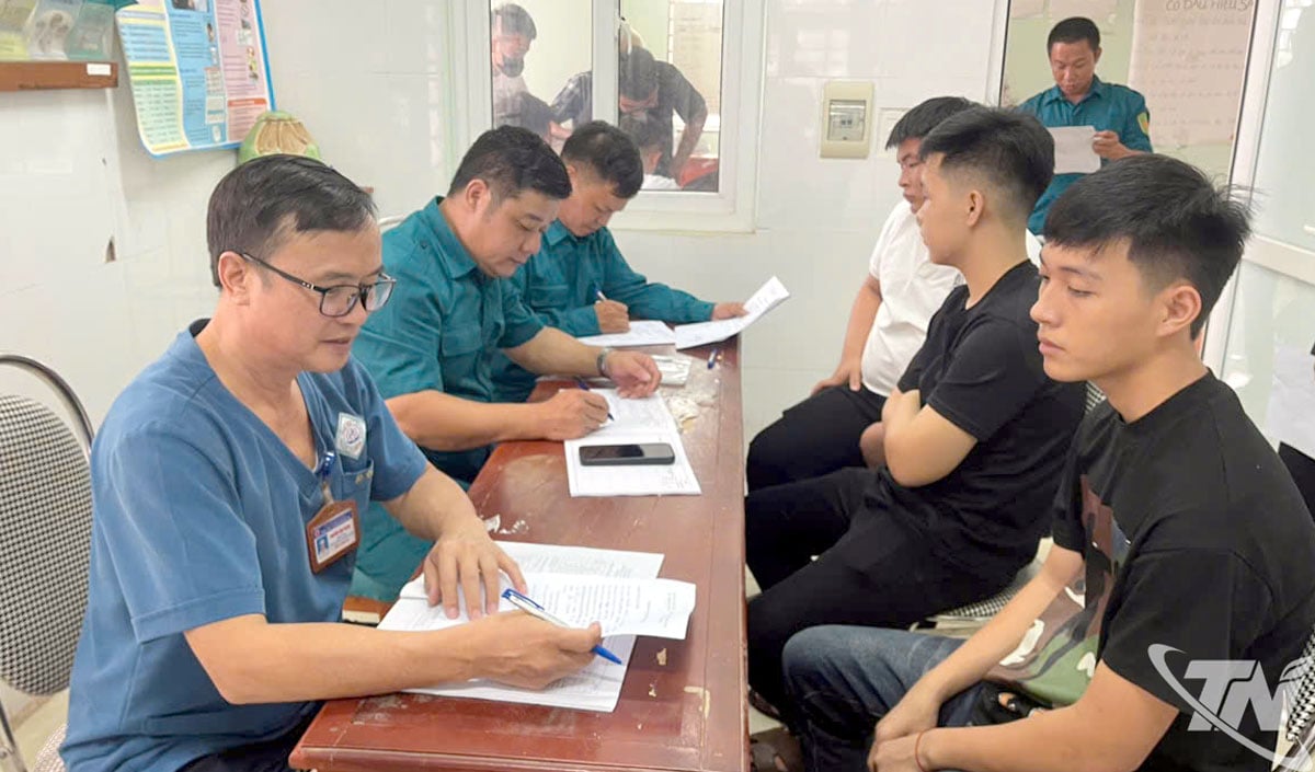 Comuna Thanh Cong a organizat examene medicale pentru recrutarea în armată și poliție pentru tinerii de vârstă eligibilă.