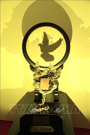 ছবির ক্যাপশন