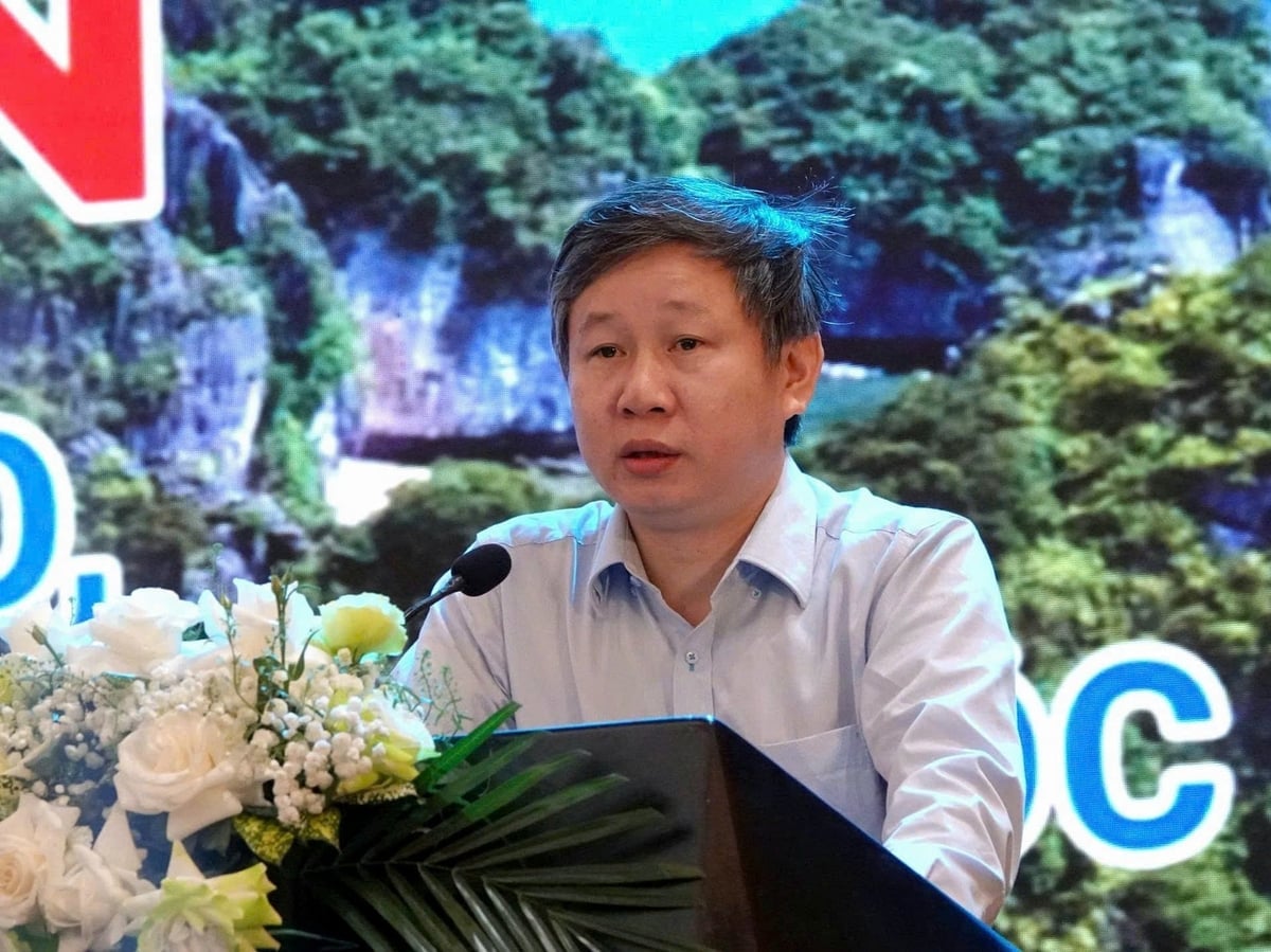 Herr Nguyen Xuan An, stellvertretender Direktor der Personal- und Organisationsabteilung des Ministeriums für Landwirtschaft und Umwelt, spricht auf der Konferenz. Foto: Nguyen Huong. Ông Nguyễn Xuân Ân, Phó Vụ trưởng Vụ Tổ chức cán bộ - Bộ Nông nghiệp và Môi trường phát biểu tại Hội nghị. Ảnh: Nguyễn Hường.