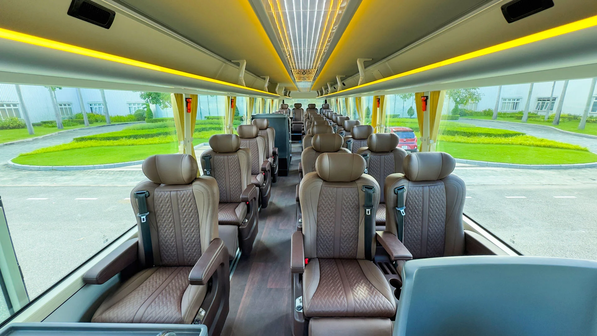 THACO Cruizer 125 ghế ngồi cao cấp bố trí theo layout 2_1.webp