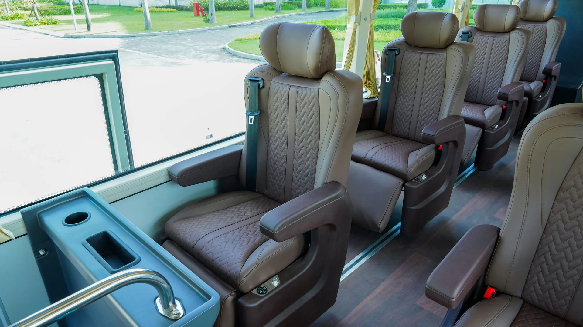 Nội thất ghế ngồi THACO Cruizer 125.webp