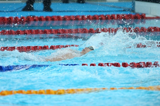 រង់ចាំ 'ព្រះអង្គម្ចាស់កង្កែប' Pham Thanh Bao ឈ្នះមេដាយមាសបន្ថែមទៀតសម្រាប់កីឡាហែលទឹកវៀតណាម - រូបថត ២. Chờ 'hoàng tử ếch' Phạm Thanh Bảo lấy thêm HCV cho bơi lội Việt Nam- Ảnh 2.