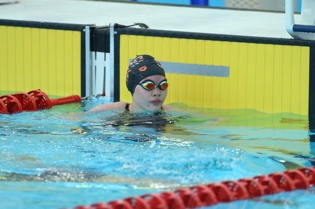 រង់ចាំ 'ព្រះអង្គម្ចាស់កង្កែប' Pham Thanh Bao ឈ្នះមេដាយមាសបន្ថែមទៀតសម្រាប់កីឡាហែលទឹកវៀតណាម - រូបថត ៦. Chờ 'hoàng tử ếch' Phạm Thanh Bảo lấy thêm HCV cho bơi lội Việt Nam- Ảnh 6.