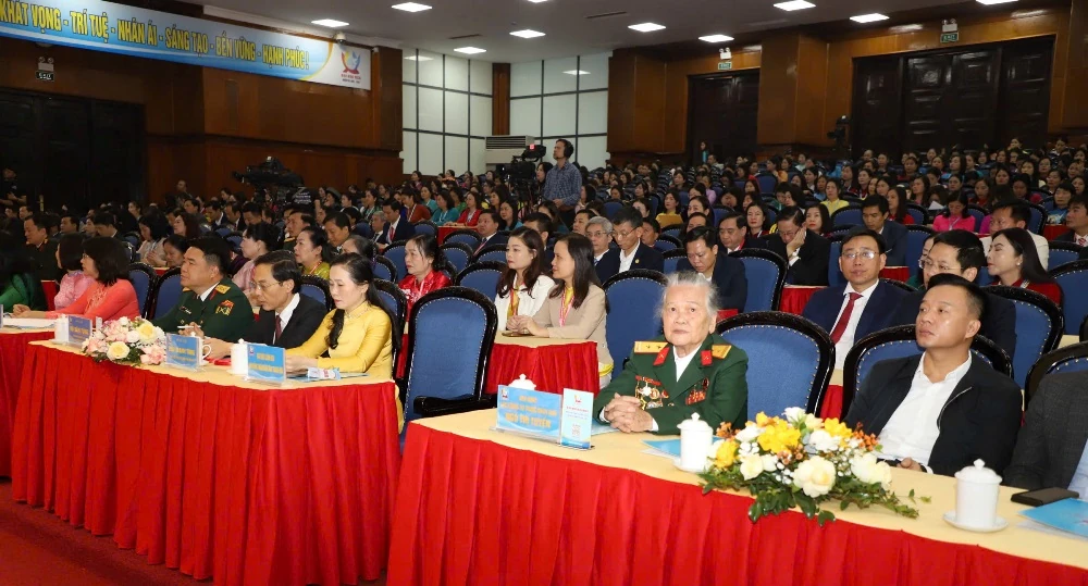 Femeile din Thanh Hoa susțin tradițiile și își unesc forțele pentru a construi o patrie prosperă, civilizată și fericită.