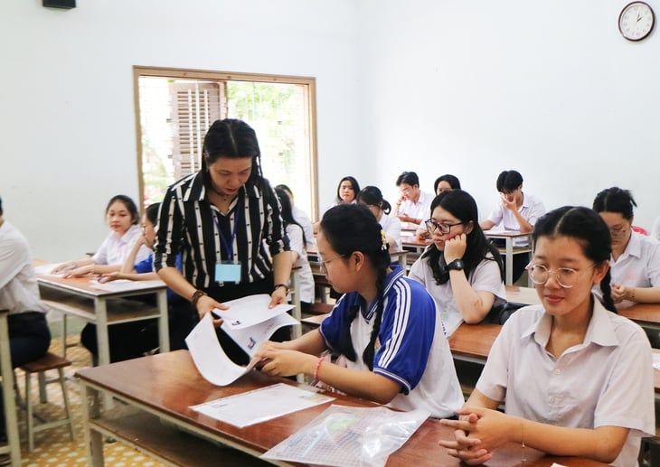 Вчителі нетерплячі через повільне просування на вищі професійні посади; що кажуть керівники кафедр? - Зображення 1. giáo viên - Ảnh 1.