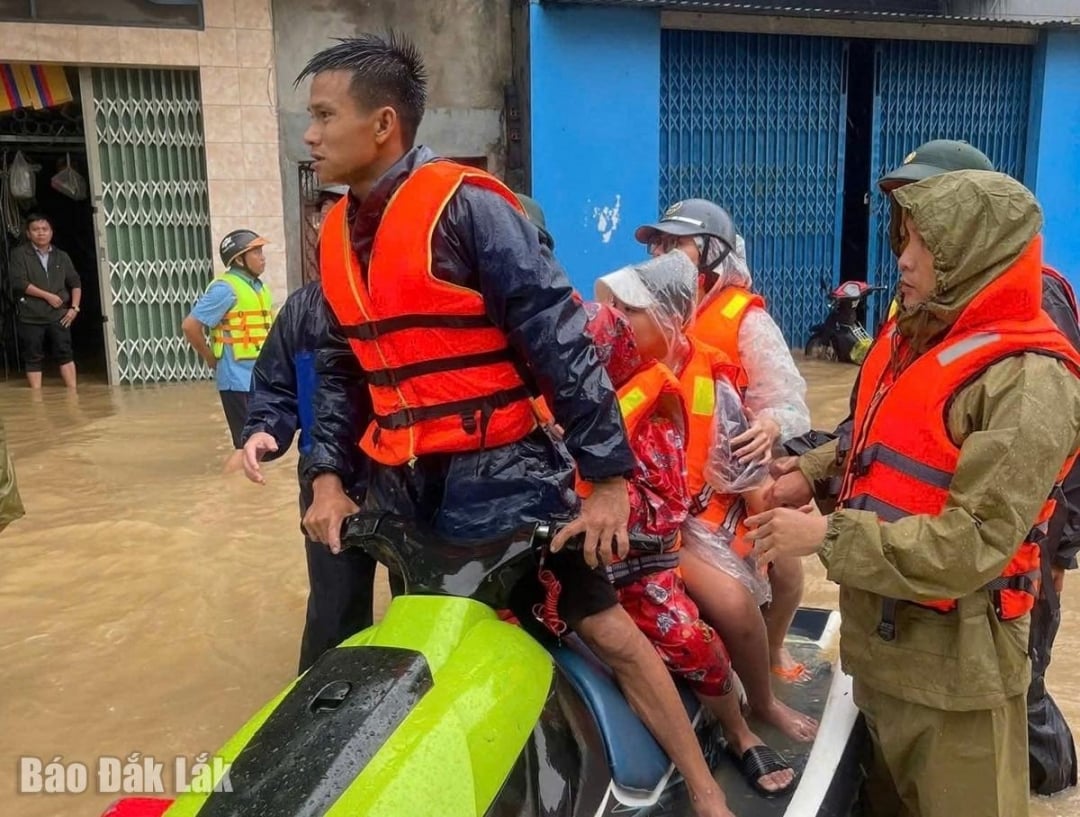 Το ταχύπλοο, ο «φίλος» του Μινχ, τον συνόδευε σε καταστάσεις ζωής και θανάτου καθώς αγωνιζόταν να σώσει ζωές.