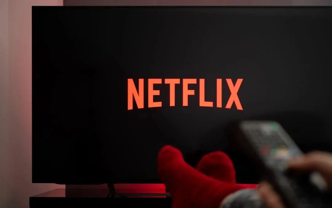 Jeśli umowa z Netflixem okaże się sukcesem, Hollywood najprawdopodobniej wejdzie w okres głębokiej restrukturyzacji. Nếu thương vụ với Netflix thành công, Hollywood nhiều khả năng sẽ bước vào thời kỳ tái cấu trúc sâu rộng