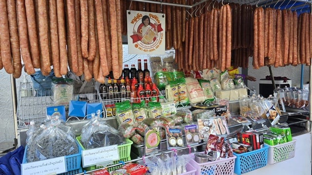 ໜຸ່ມຮ່າໂນ້ຍ ເລີ່ມດຳເນີນການແນະນຳຜະລິດຕະພັນຫວຽດນາມຢູ່ໄທ - ຮູບທີ 2. Chàng trai Hà Nội khơi nguồn sản phẩm Việt Nam vào đất Thái- Ảnh 2.