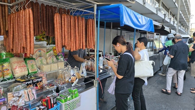 ໜຸ່ມຮ່າໂນ້ຍ ເລີ່ມດຳເນີນການແນະນຳຜະລິດຕະພັນຫວຽດນາມຢູ່ໄທ - ຮູບທີ 3. Chàng trai Hà Nội khơi nguồn sản phẩm Việt Nam vào đất Thái- Ảnh 3.