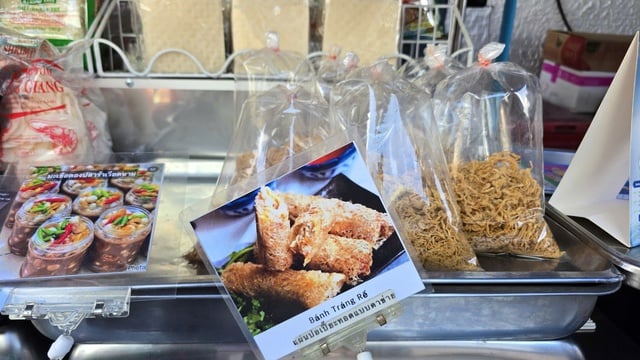 ໜຸ່ມຮ່າໂນ້ຍ ເລີ່ມດຳເນີນການແນະນຳຜະລິດຕະພັນຂອງຫວຽດນາມຢູ່ໄທ - ຮູບທີ 5. Chàng trai Hà Nội khơi nguồn sản phẩm Việt Nam vào đất Thái- Ảnh 5.