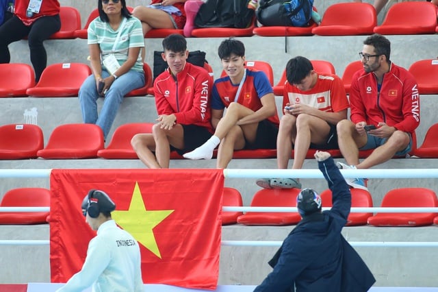 Počasí v Bangkoku se náhle změnilo, spustil se náhlý mrholení: Vietnamští sportovci musí být opatrní - Foto 1. Thời tiết Bangkok thay đổi đột ngột, ‘tự dưng’ có mưa phùn: VĐV Việt Nam phải cẩn trọng - Ảnh 1.