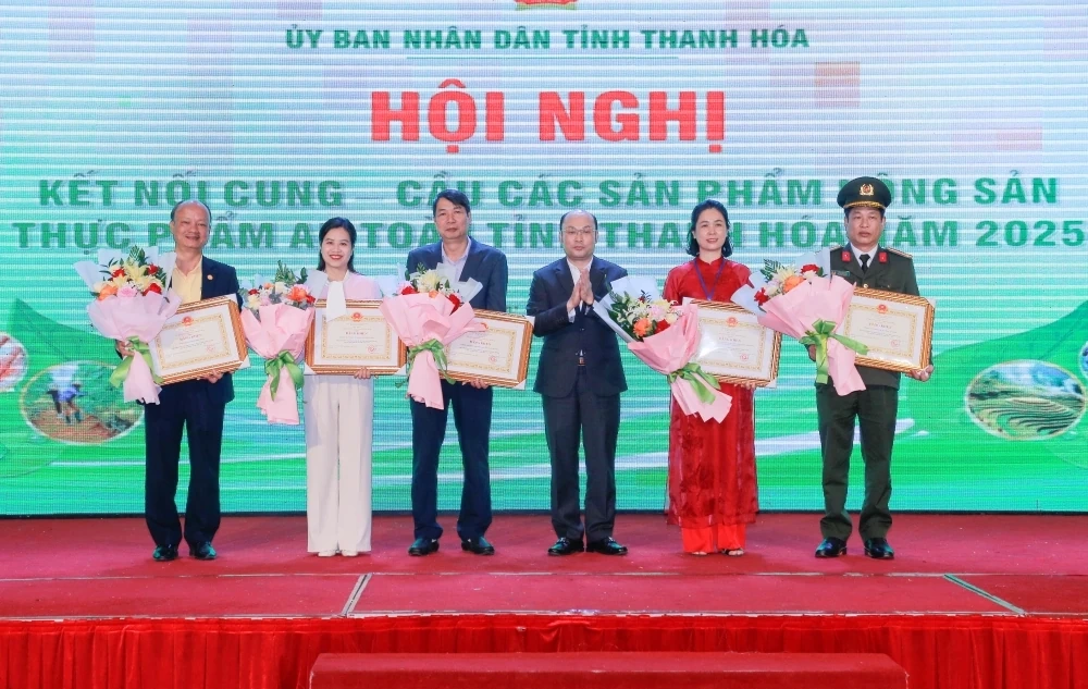 Conectar a oferta e a demanda por produtos agrícolas e alimentícios seguros na província de Thanh Hoa em 2025.