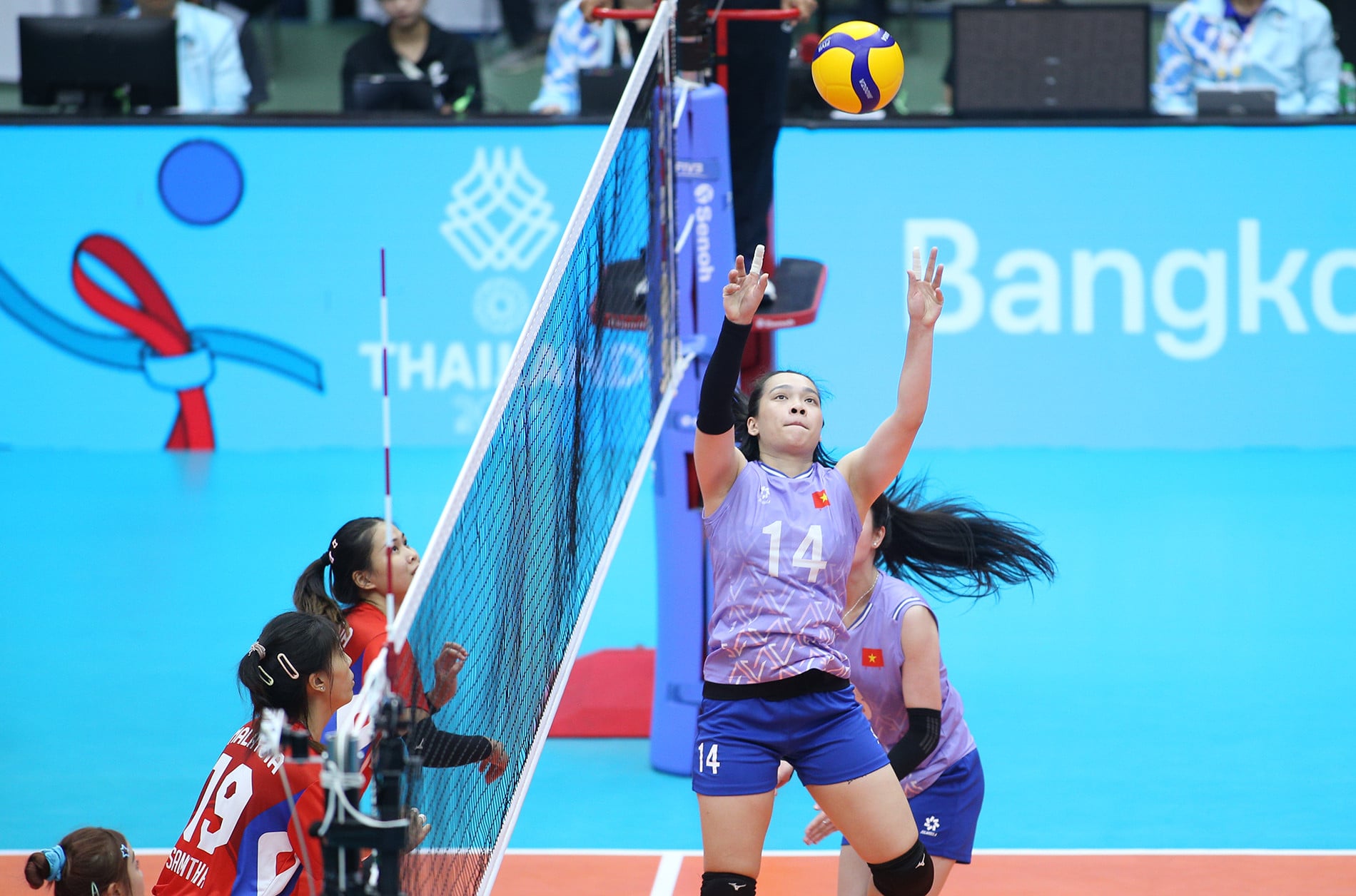 فريق فيتنام للكرة الطائرة للسيدات 2.JPG