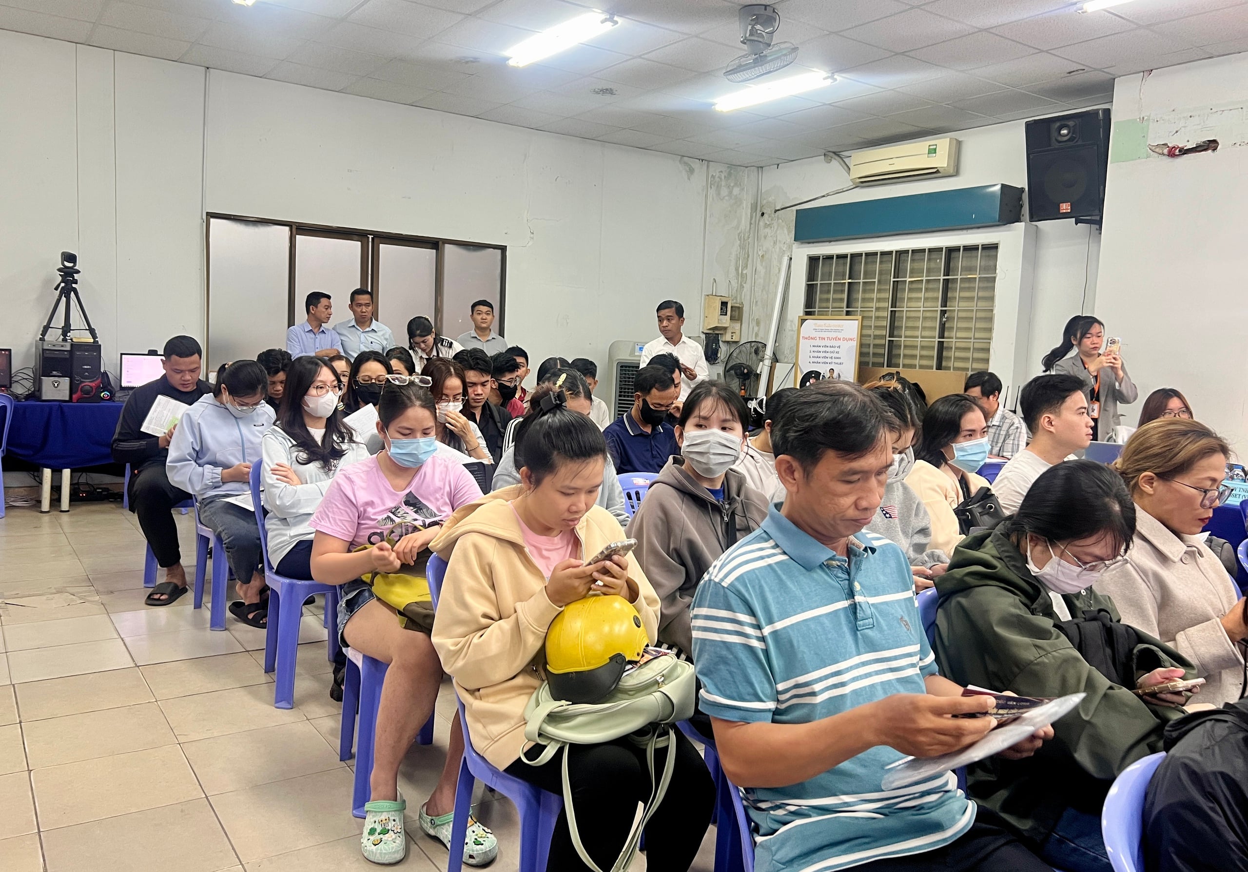 Jobbmuligheter for Tet 2026 i Ho Chi Minh-byen, start å jobbe umiddelbart med en inntekt på 8-15 millioner VND - Bilde 3. Việc làm tết 2026 ở TP.HCM, đi làm ngay với thu nhập 8 - 15 triệu đồng- Ảnh 3.