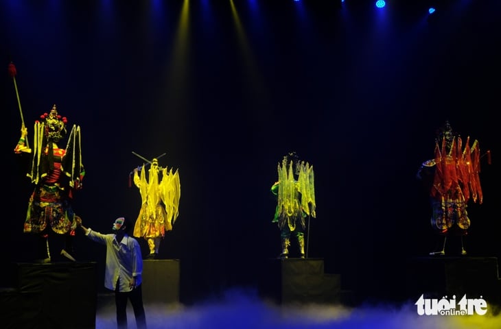 Penari berbakat Ha Loc melakukan debut aktingnya di Hà Lộc - Ảnh 2.