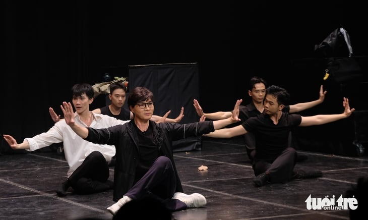 Penari berbakat Ha Loc melakukan debut aktingnya di Hà Lộc - Ảnh 4.