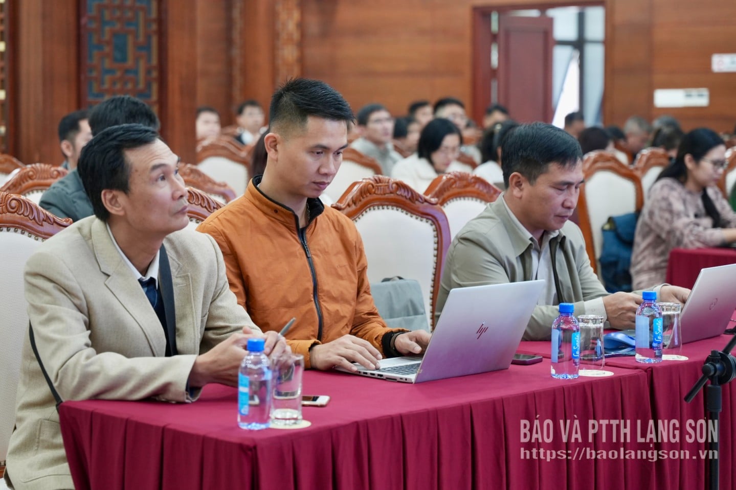 تربیتی کانفرنس میں شرکت کرنے والے مندوبین