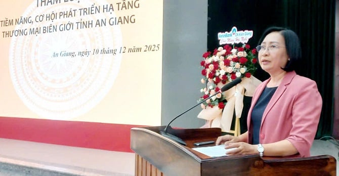 Nguyen Duy Linh Thao, Deputy Director of the Department of Industry and Trade of An Giang province. Phó giám đốc Sở Công Thương tỉnh An Giang Nguyễn Duy Linh Thảo