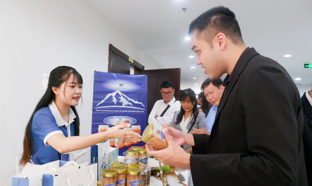 Tay Ninh បង្កើនកិច្ចខិតខំប្រឹងប្រែងជំរុញពាណិជ្ជកម្មឆ្ពោះទៅចុងឆ្នាំ។