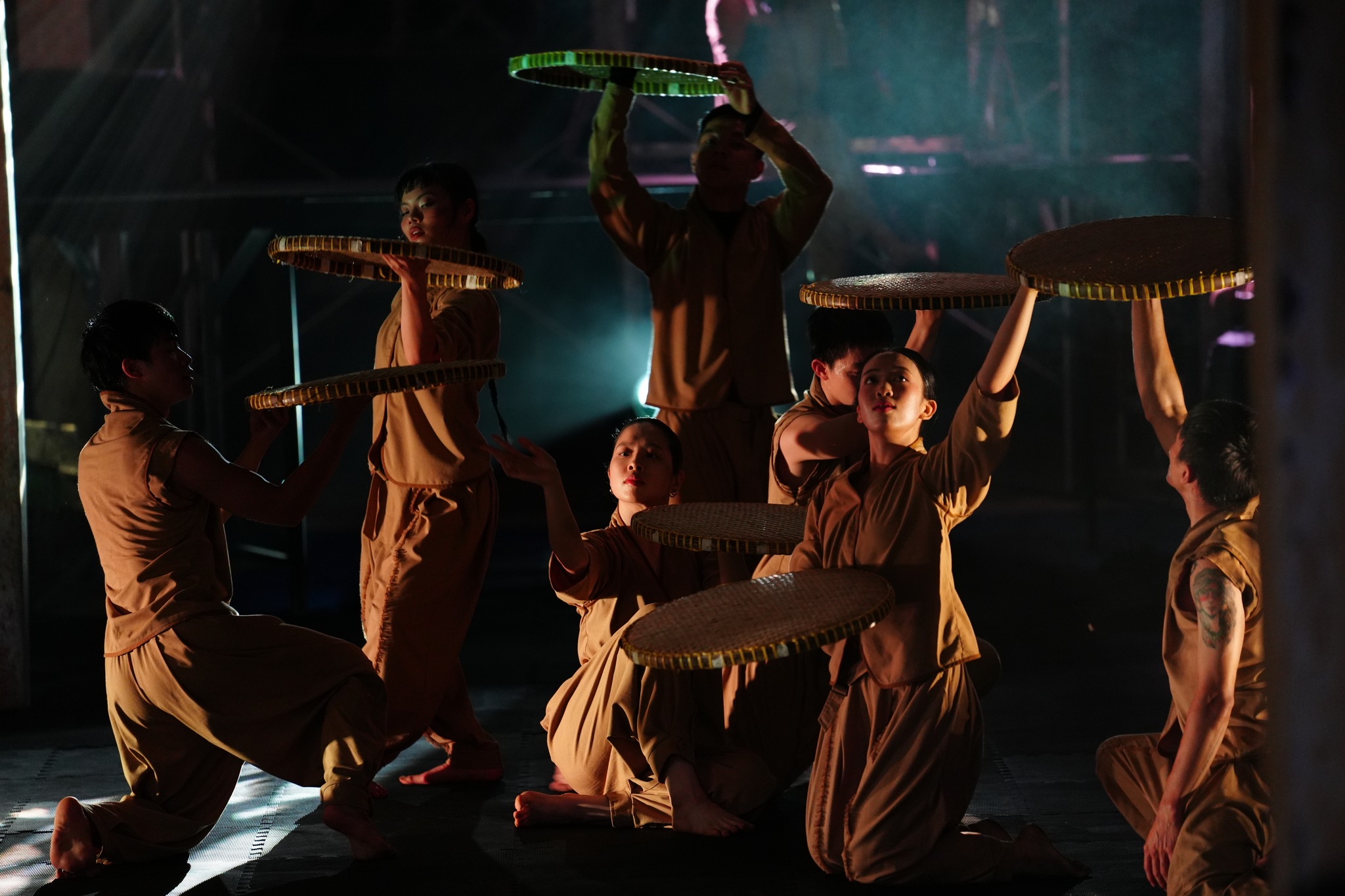 Du khách đổ về xem biểu diễn thực cảnh tại nhà máy chè cổ 1927- Ảnh 5.