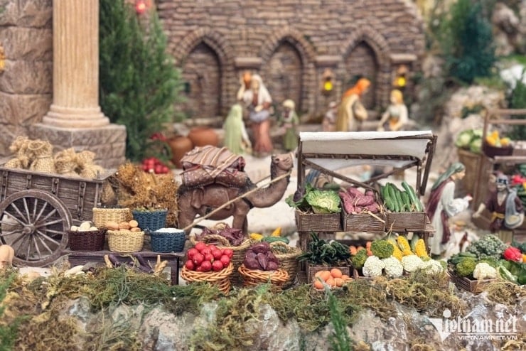 Hang đá Giáng sinh hơn 7m ở Đồng Nai gây sốt với nghìn chi tiết độc đáo - 3