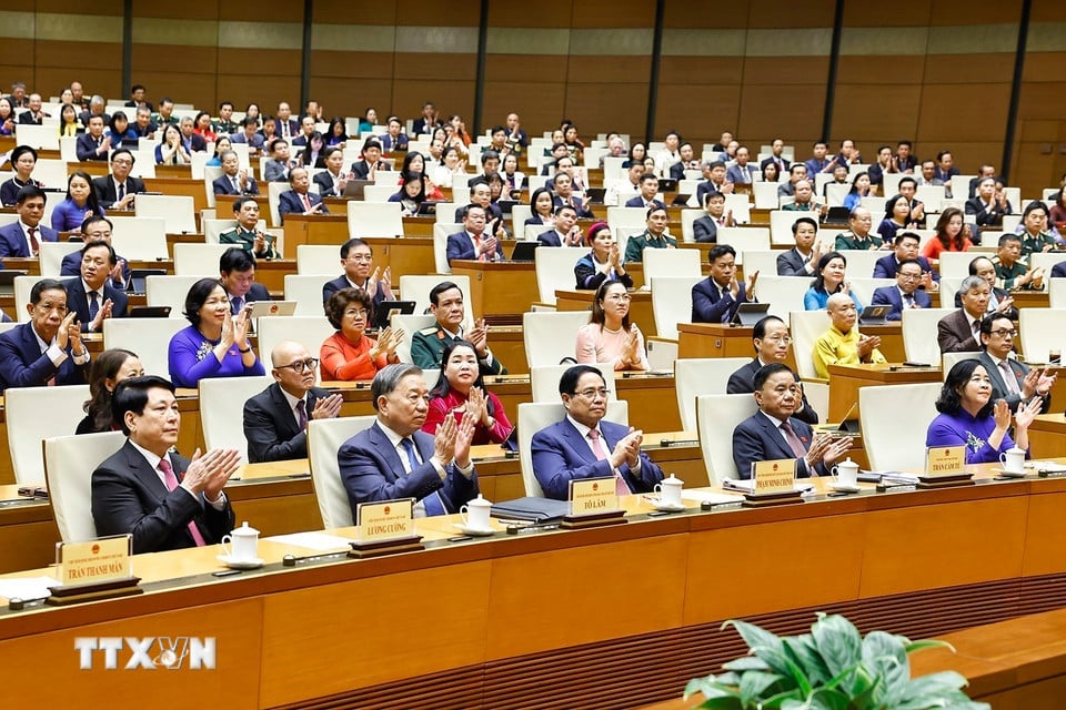 Overzicht van de slotzitting van de 10e zitting van de 15e Nationale Vergadering - Foto 3.