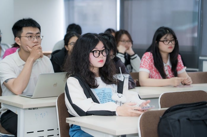 Nhiều trường ĐH công bố phương án tuyển sinh dự kiến năm 2026, trường nào còn xét học bạ? - Ảnh 1.