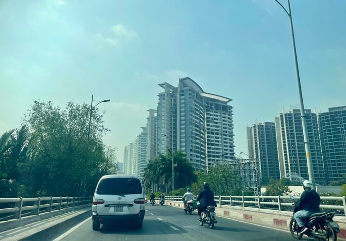 Why are young people determined to buy a house despite current record-high prices? - Image 1. Vì sao người trẻ quyết tâm mua nhà dù giá cao kỷ lục hiện nay - Ảnh 1.