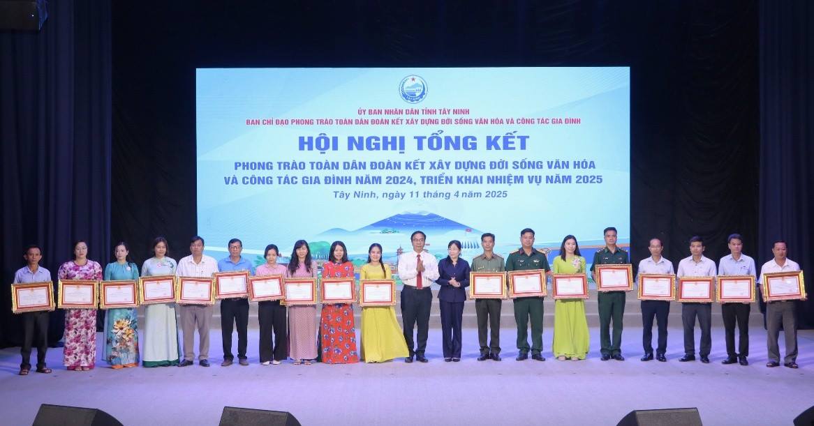 ইংরেজি-সংবাদ-নিবন্ধ