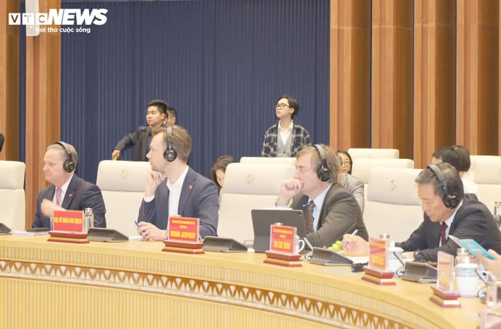 ผู้แทนจากสมาคมธุรกิจระหว่างประเทศจำนวนมาก ผู้เชี่ยวชาญด้านเศรษฐกิจ หน่วยงานพัฒนาโครงสร้างพื้นฐาน และธุรกิจขนาดใหญ่ทั้งในและต่างประเทศจำนวนมากเข้าร่วมการประชุมครั้งนี้