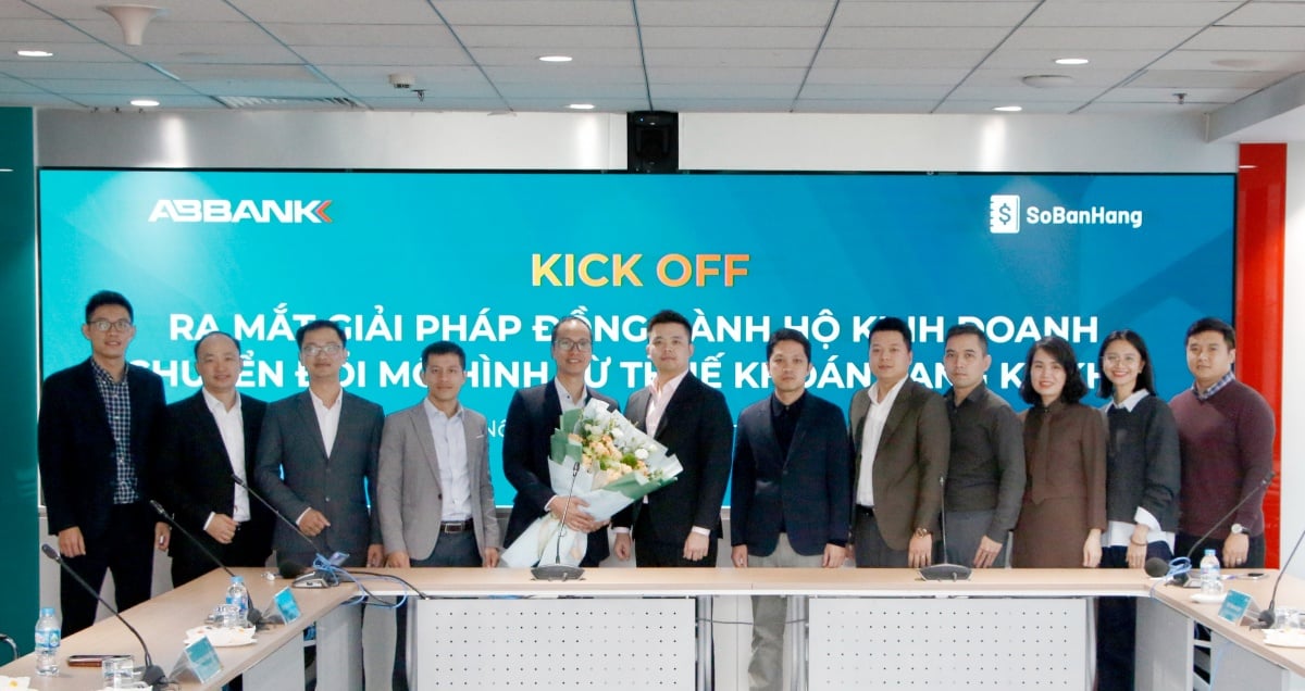 ABBANK は、特に家計企業向けに統合された財務およびビジネス管理ソリューションを提供しています。 ABBANK cung cấp giải pháp tài chính - quản lý kinh doanh tích hợp dành riêng cho hộ kinh doanh